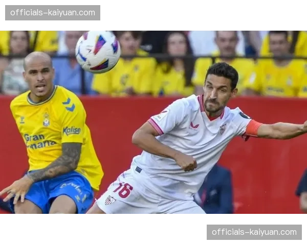 塞维利亚门将稳健：德米特罗维奇89次扑救化解单刀